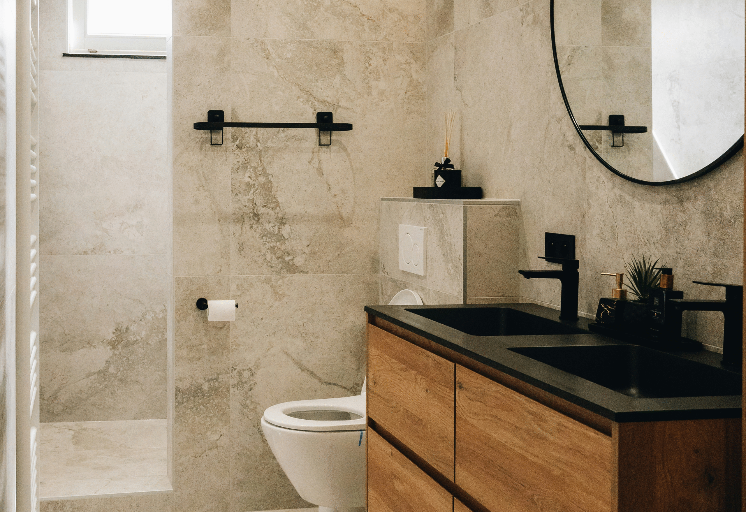 serjan-midili-mLx6oMw32PI-unsplash 1