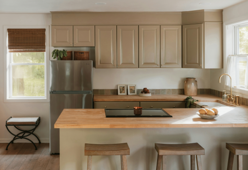 clay-banks-mhDeeOvBs9o-unsplash 1